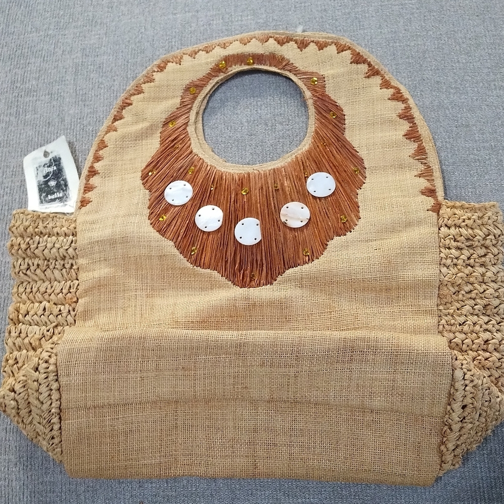 NWT FLORA BELLA Tan Woven Rafia Crochet Bag with Mother Of Pearl Trim